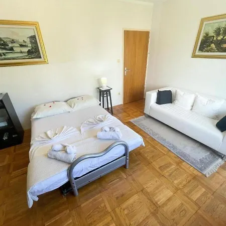 In Croatia Near Adriatic Coast Σπίτι διακοπών Jadranovo