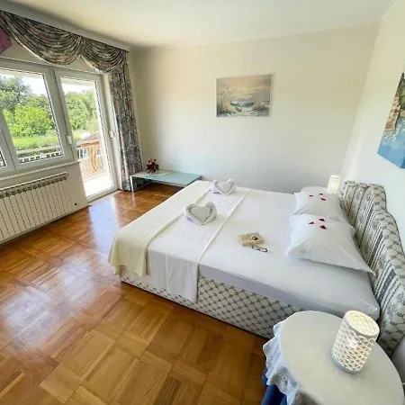 Comfortable With Private Pool Holiday home *