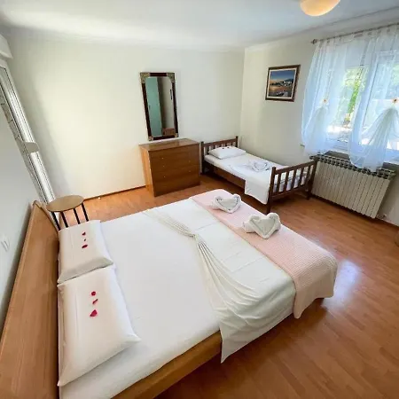 Comfortable With Private Pool Jadranovo