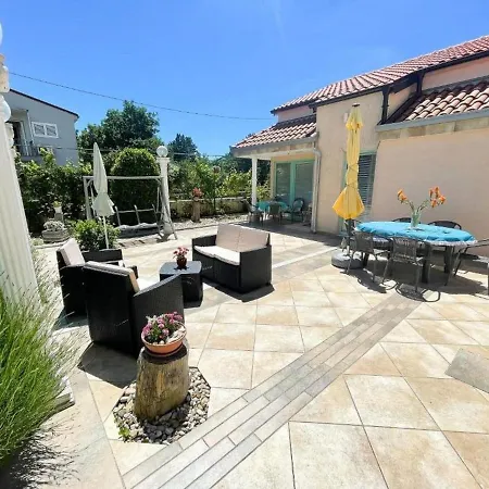 Holiday home Comfortable With Private Pool *